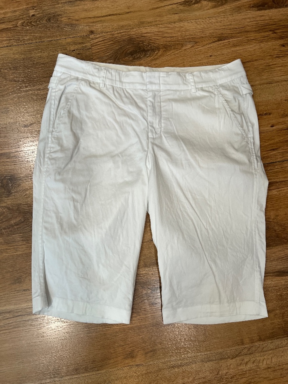 Vince Women's Bermuda shorts White 12